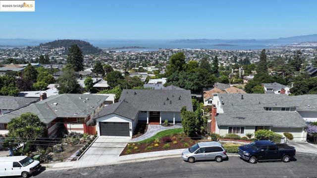 713 Midcrest Way, El Cerrito CA: https://media.crmls.org/mediaz/738d97d2-a97b-4bbd-8293-5c123902b134.jpg