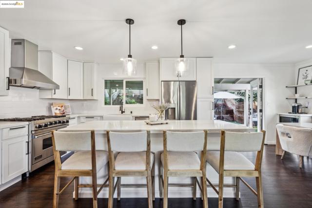 6605 Ascot Dr., Oakland CA: https://media.crmls.org/mediaz/738e4d2e-d6a7-45e2-82fb-8931b9f0df6e.jpg