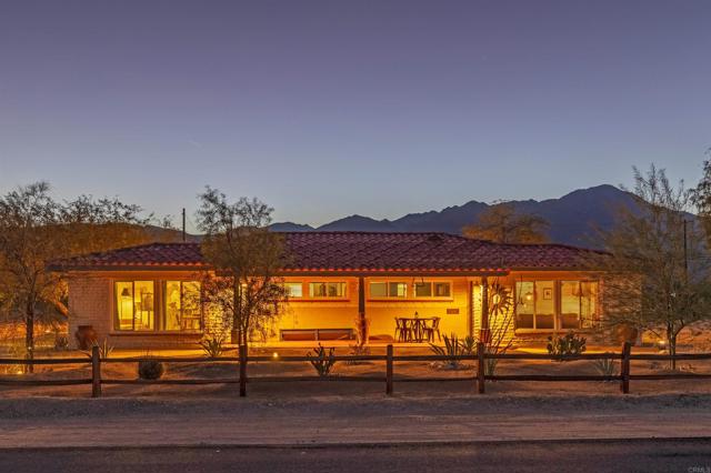 2720 22 Frying Pan Road, Borrego Springs CA: https://media.crmls.org/mediaz/738e5322-6e14-4936-97da-51a64594f326.jpg