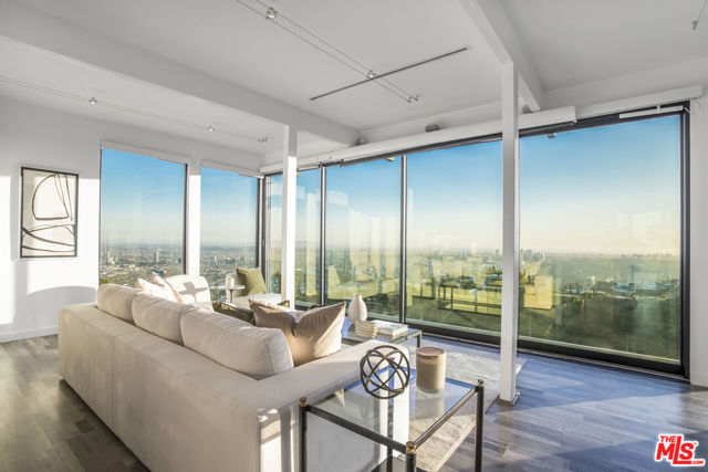 8506 Magnolia Drive, Los Angeles CA: https://media.crmls.org/mediaz/738ea215-d2af-44dd-bc47-c9f7e02c686c.jpg