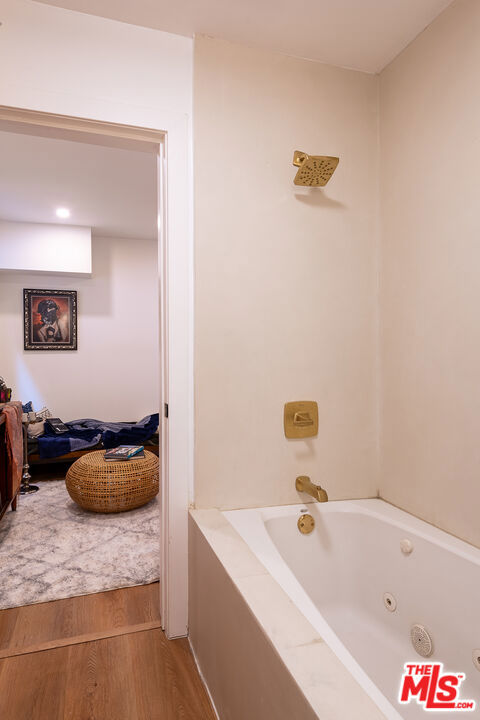https://media.crmls.org/mediaz/738ee8ab-6d32-4171-9c8b-63c97ab6d14e.jpg?preset=X-Large
