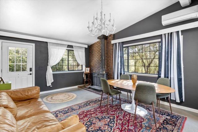 40707 Intrepid Rd, Hemet CA: https://media.crmls.org/mediaz/738f2d3b-c99a-4e67-b967-5e86fa3b1a58.jpg