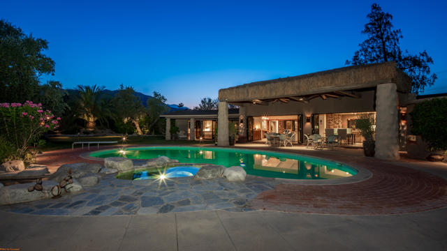 73297 Grapevine Street, Palm Desert CA: https://media.crmls.org/mediaz/738f619c-6a20-45a3-976f-84c9918325c7.jpg