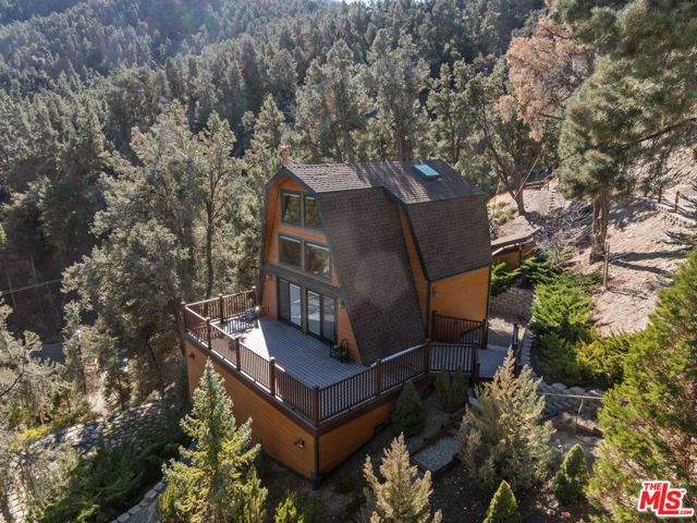 2222 Gimmewald Place, Pine Mountain Club CA: https://media.crmls.org/mediaz/738f969f-41e6-423b-be47-56b58d44bd2d.jpg