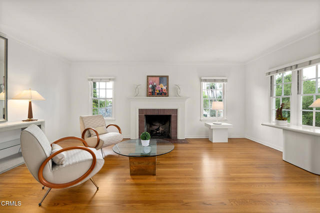 1750 E Villa Street, Pasadena CA: https://media.crmls.org/mediaz/73903cbe-bb94-4961-bfc5-7be2b16ce043.jpg