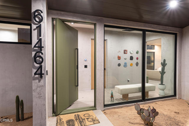 61464 Melton Trail, Joshua Tree CA: https://media.crmls.org/mediaz/739059ff-df95-4ac5-9788-9818fe6f712f.jpg