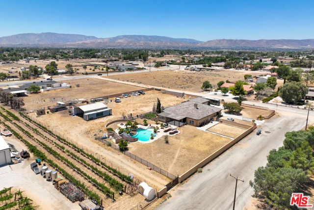 42094 W 21st Street, Lancaster CA: https://media.crmls.org/mediaz/739067f2-0f47-4c1e-8272-e92a0402a4d4.jpg