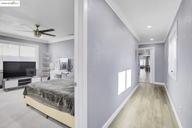 2419 Linden St, Oakland CA: https://media.crmls.org/mediaz/73907ef0-4e3b-47c1-b82d-b2cc494d06e0.jpg