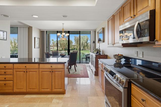 910 Island Drive #206, Rancho Mirage, CA 92270