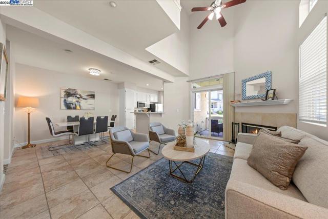 253 Bellington Cmn, Livermore CA: https://media.crmls.org/mediaz/739139a1-48c6-4e7f-9d01-a0486ff32039.jpg
