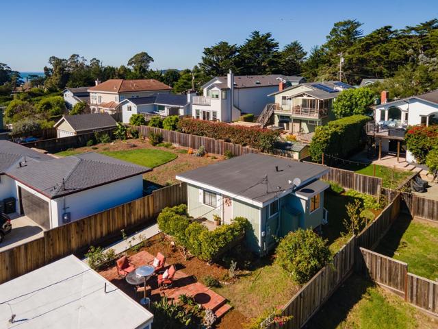 533 Alto Avenue, Half Moon Bay CA: https://media.crmls.org/mediaz/739226a0-b686-4d65-914d-14f9e7983f85.jpg