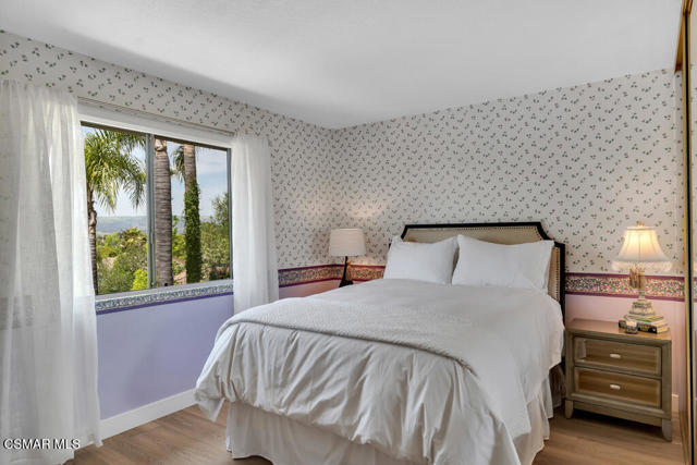 13101 Thomasville Court, Moorpark CA: https://media.crmls.org/mediaz/73925aea-6739-4cce-b4d4-4bb866c8a32f.jpg