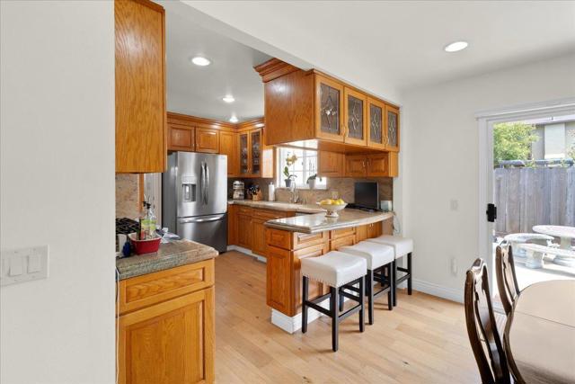 670 Van Buren Circle, Monterey CA: https://media.crmls.org/mediaz/73928892-e328-4c0e-a6ef-af1f4a399c3d.jpg