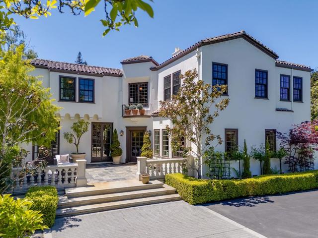 2181 Parkside Avenue, Hillsborough CA: https://media.crmls.org/mediaz/739289d2-fdd1-4f7d-8dd6-7e359af9be44.jpg