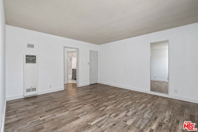 1657 Colby Avenue, Los Angeles CA: https://media.crmls.org/mediaz/73928b17-d90e-48a4-8790-e67584f66af0.jpg