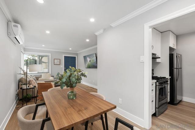 850 856 Olive Avenue, Coronado CA: https://media.crmls.org/mediaz/7393e2ea-7bcc-4829-8a95-cc48fd7df042.jpg