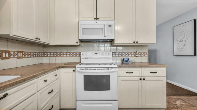 77575 California Drive, Palm Desert CA: https://media.crmls.org/mediaz/73941267-fd20-4062-b5ca-81ff32b7b71c.jpg
