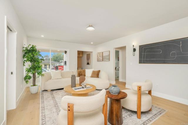 Detail Gallery Image 7 of 31 For 219 W Acacia Ave, El Segundo,  CA 90245 - 4 Beds | 2 Baths