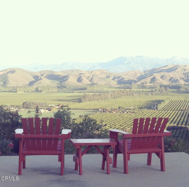 1077 Garrido Drive, Camarillo CA: https://media.crmls.org/mediaz/7394fa91-ba56-4e73-88b9-bf9284b0e65b.jpg