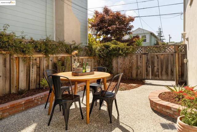 1420 Catherine Dr, Berkeley CA: https://media.crmls.org/mediaz/73950479-d375-4d6b-9745-dc9b4e59c82d.jpg