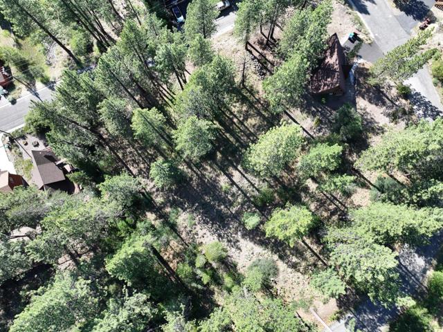 881 Onnontioga Street, South Lake Tahoe CA: https://media.crmls.org/mediaz/7395380d-2afc-4131-a62e-618baa27d683.jpg