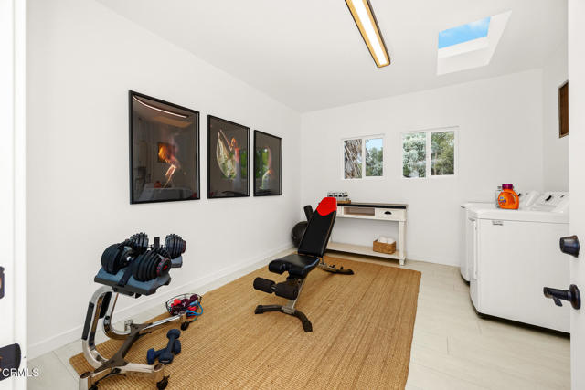 4543 Rockland Place, La Canada Flintridge CA: https://media.crmls.org/mediaz/739659d0-8ce9-4903-b0bb-328371f51a4b.jpg