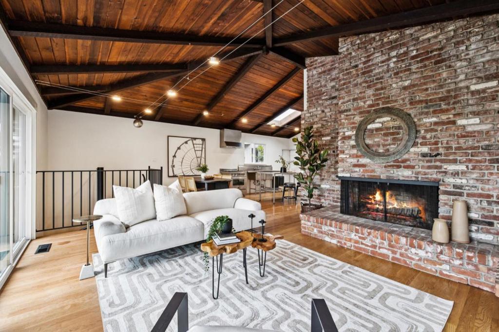 57 Santa Maria Avenue