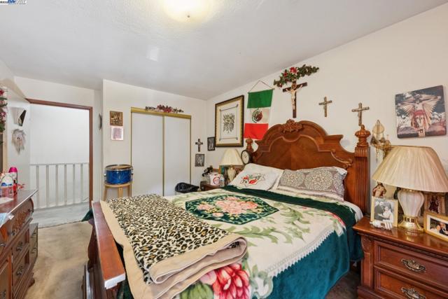 1018 Gilman Ave, San Francisco CA: https://media.crmls.org/mediaz/7398a201-4c18-484d-95f9-afbceaa8e360.jpg