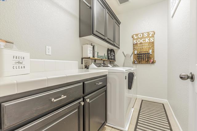Image 39 of 53 For 4003 Blacksmith Cir