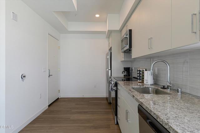 Detail Gallery Image 6 of 39 For 18900 Parthenia St #402,  Northridge,  CA 91324 - 1 Beds | 1 Baths