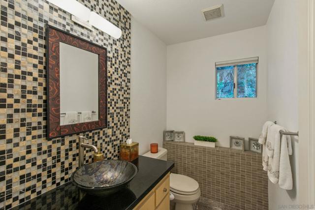10164 Vivera Dr, La Mesa CA: https://media.crmls.org/mediaz/739ae36a-0aaf-4991-859c-d636d52f532b.jpg