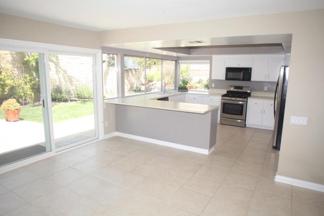 4518 Henley Court, Westlake Village CA: https://media.crmls.org/mediaz/739b3341-17de-4618-b894-be5f4f0817a3.jpg