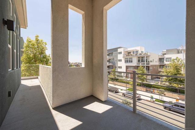 2092 Tango Loop, Chula Vista CA: https://media.crmls.org/mediaz/739c5eae-1a76-469f-9a9c-ac88117a68c8.jpg