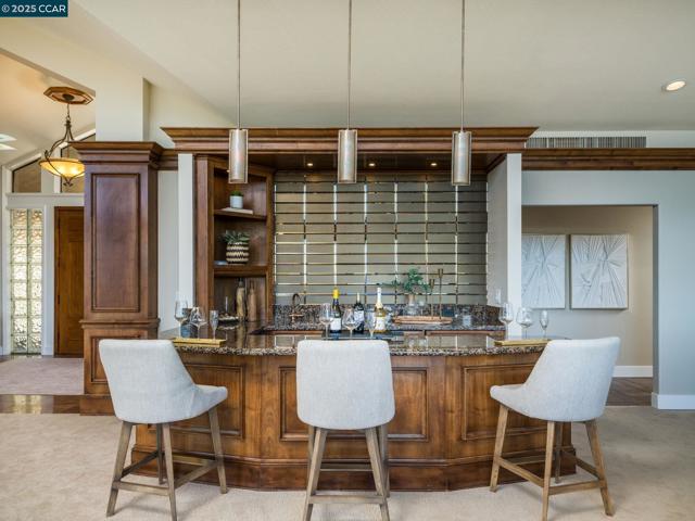 21 Deer Oaks Ct, Pleasanton CA: https://media.crmls.org/mediaz/739cba74-2ead-4208-b5e1-63f784909ce3.jpg