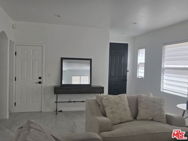 8004 Rose Street, Paramount CA: https://media.crmls.org/mediaz/739cf8ed-c33b-45a4-ba09-7fd2956f62cd.jpg