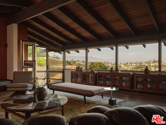 2052 Mayview Drive, Los Angeles CA: https://media.crmls.org/mediaz/739d5d17-57d6-4d60-9a67-608eec5d3ad0.jpg