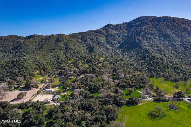 1464 Hidden Valley Road, Thousand Oaks CA: https://media.crmls.org/mediaz/739da680-4661-448e-803f-d87a22a15dac.jpg