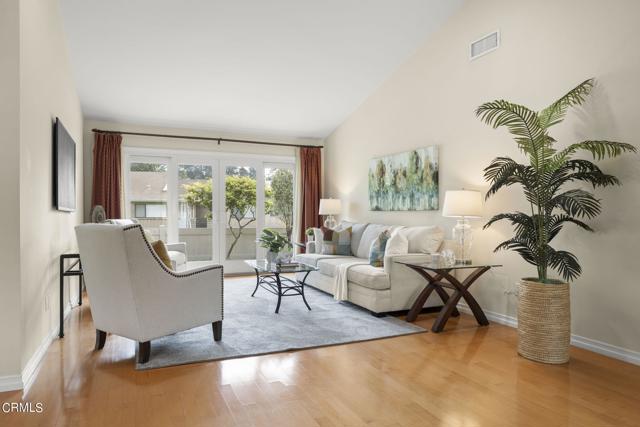 Detail Gallery Image 5 of 47 For 7426 Village 7, Camarillo,  CA 93012 - 2 Beds | 2 Baths