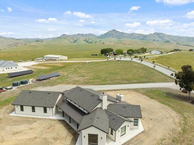 3000 Coppa Court, Hollister CA: https://media.crmls.org/mediaz/739dbf5b-d61a-493c-ad36-f8610e355982.jpg