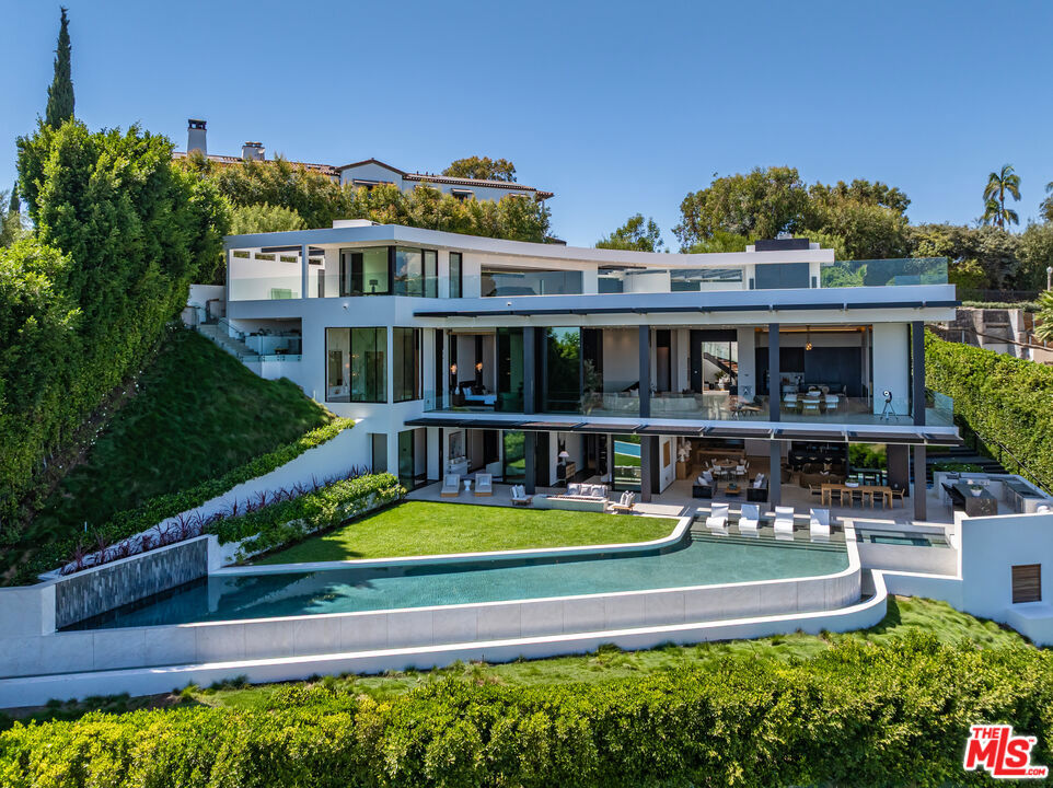 9364 Beverly Crest Drive — Contemporary