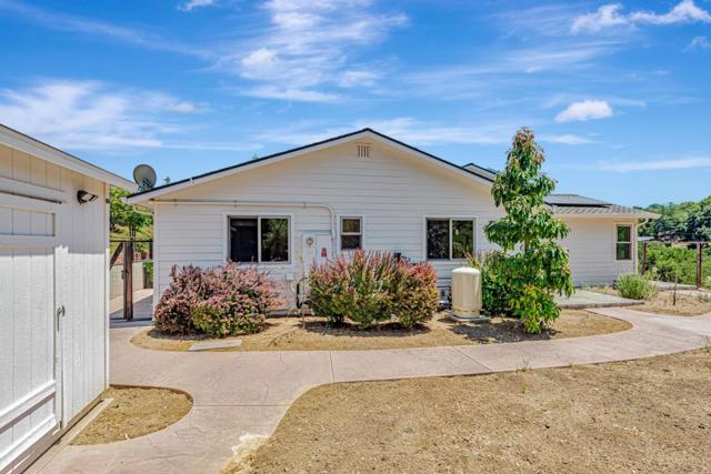 21298 Maria Lane, Saratoga CA: https://media.crmls.org/mediaz/739e0d98-84e2-4b19-91db-d1d25523683e.jpg