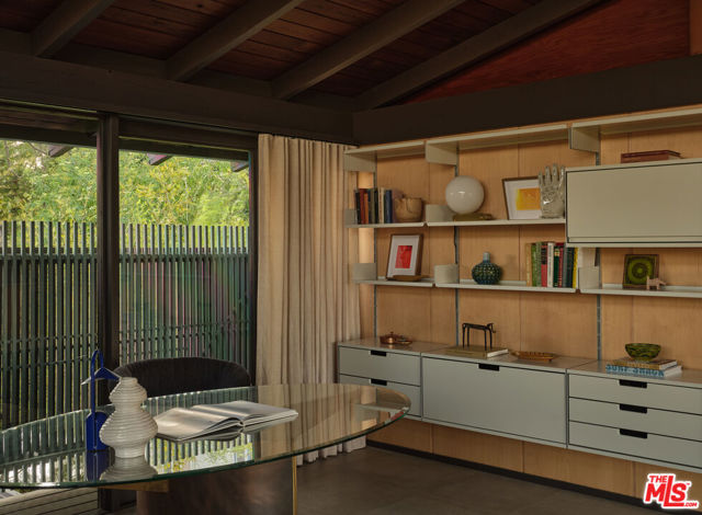 2052 Mayview Drive, Los Angeles CA: https://media.crmls.org/mediaz/739e1021-0272-4537-ba70-ef1ea13dc893.jpg