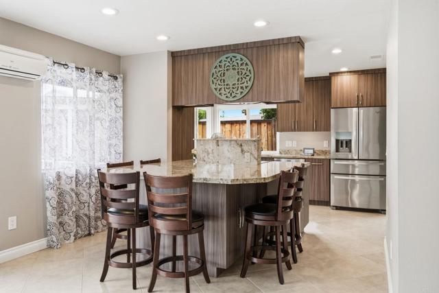 1711 Oak Hill Dr, Escondido CA: https://media.crmls.org/mediaz/739eb728-fefa-47c1-acc3-906a43ef0003.jpg