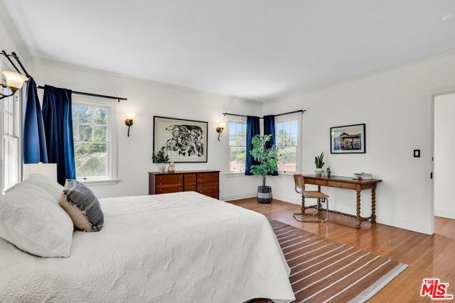 1709 Buckingham Road, Los Angeles CA: https://media.crmls.org/mediaz/739f1e70-0063-4098-9390-011b8c0d0162.jpg