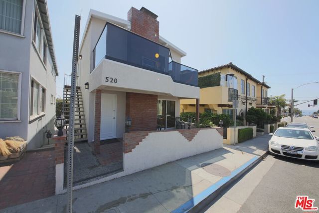 520 Manhattan Beach Boulevard, Manhattan Beach, California 90266, ,Residential Income,Sold,Manhattan Beach,21790870