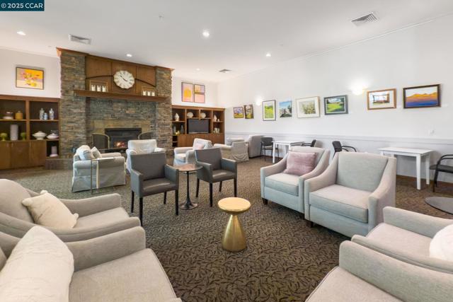 5920 Horsemans Canyon Dr, Walnut Creek CA: https://media.crmls.org/mediaz/73a01284-fac8-4c80-b6d4-3aa9bfa17d8e.jpg