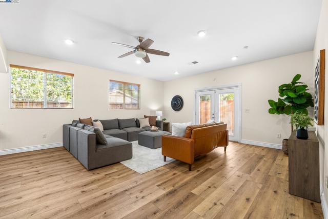 6176 Thomas Ave, Newark CA: https://media.crmls.org/mediaz/73a05414-5dd9-41a6-ad6b-a57058ec47e6.jpg