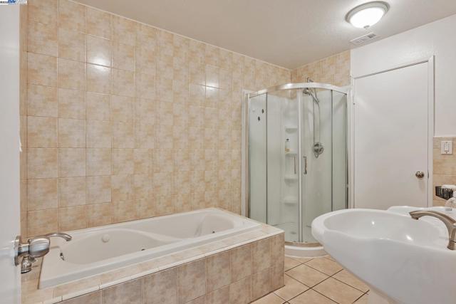 4243 Nerissa Cir, Fremont CA: https://media.crmls.org/mediaz/73a0670f-62eb-437a-8990-972303c5ca7b.jpg