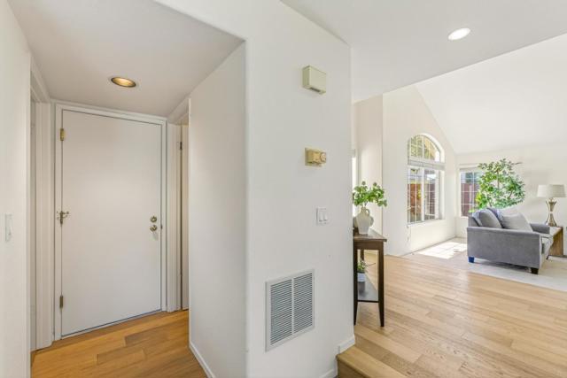 3245 Estrella Del Mar Way, Marina CA: https://media.crmls.org/mediaz/73a08caf-a39b-450b-8f99-a5f5095547d9.jpg