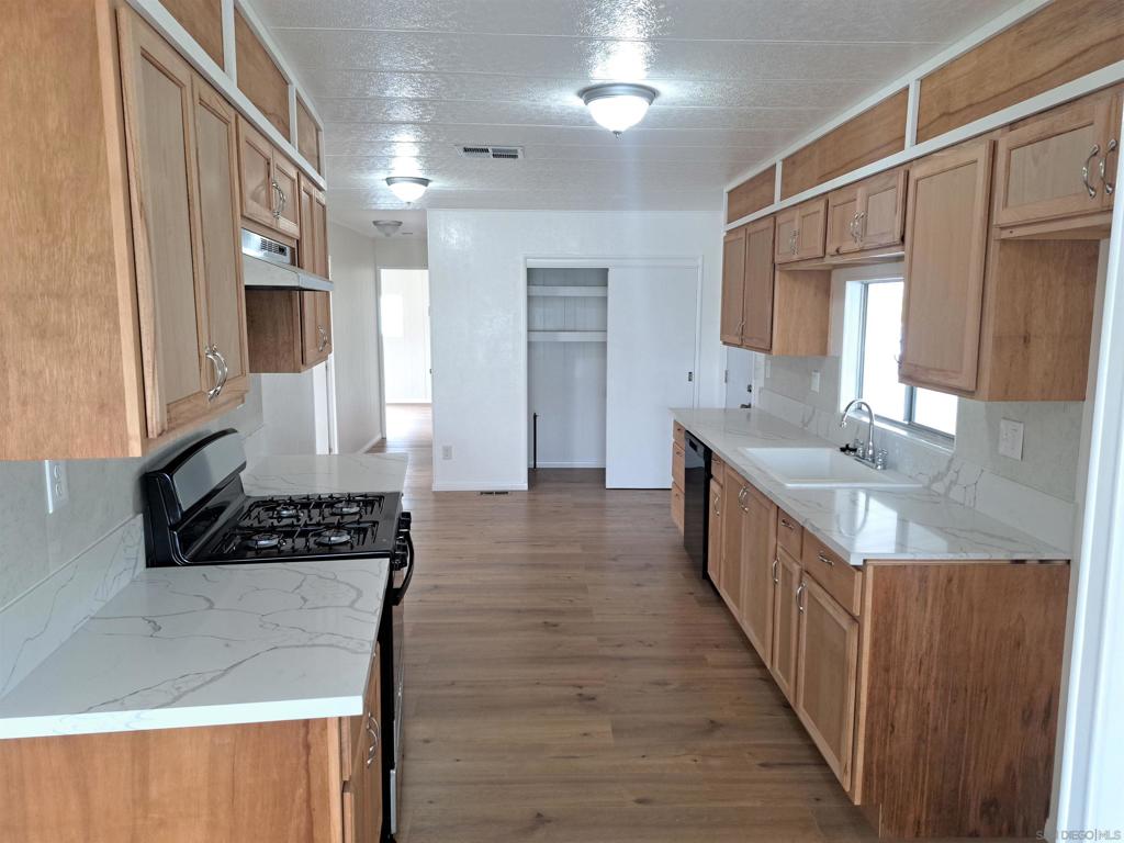 MLS #250026383SD image #6